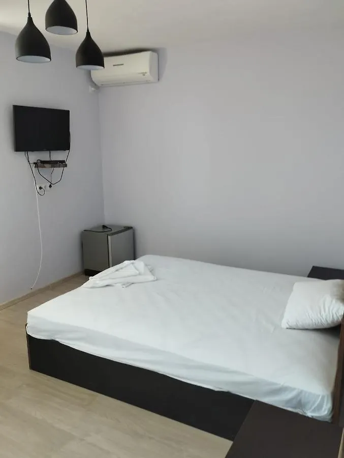 Alfa Guest House With Parking Βάρνα