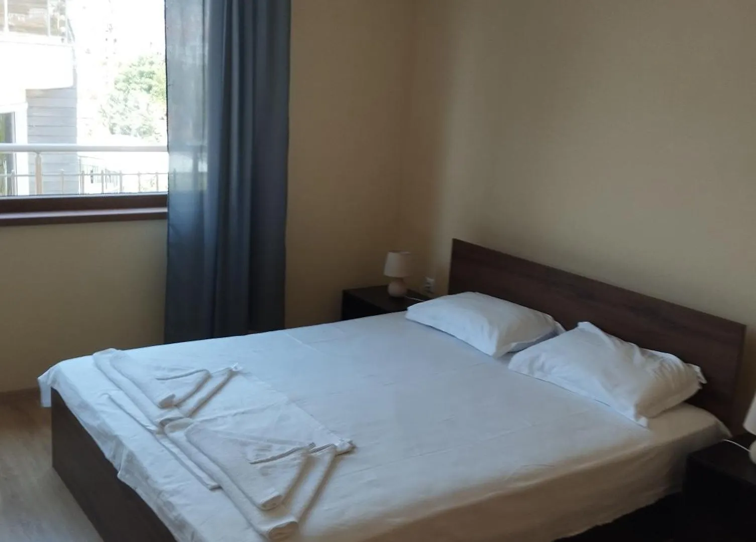 Alfa Guest House With Parking Βάρνα