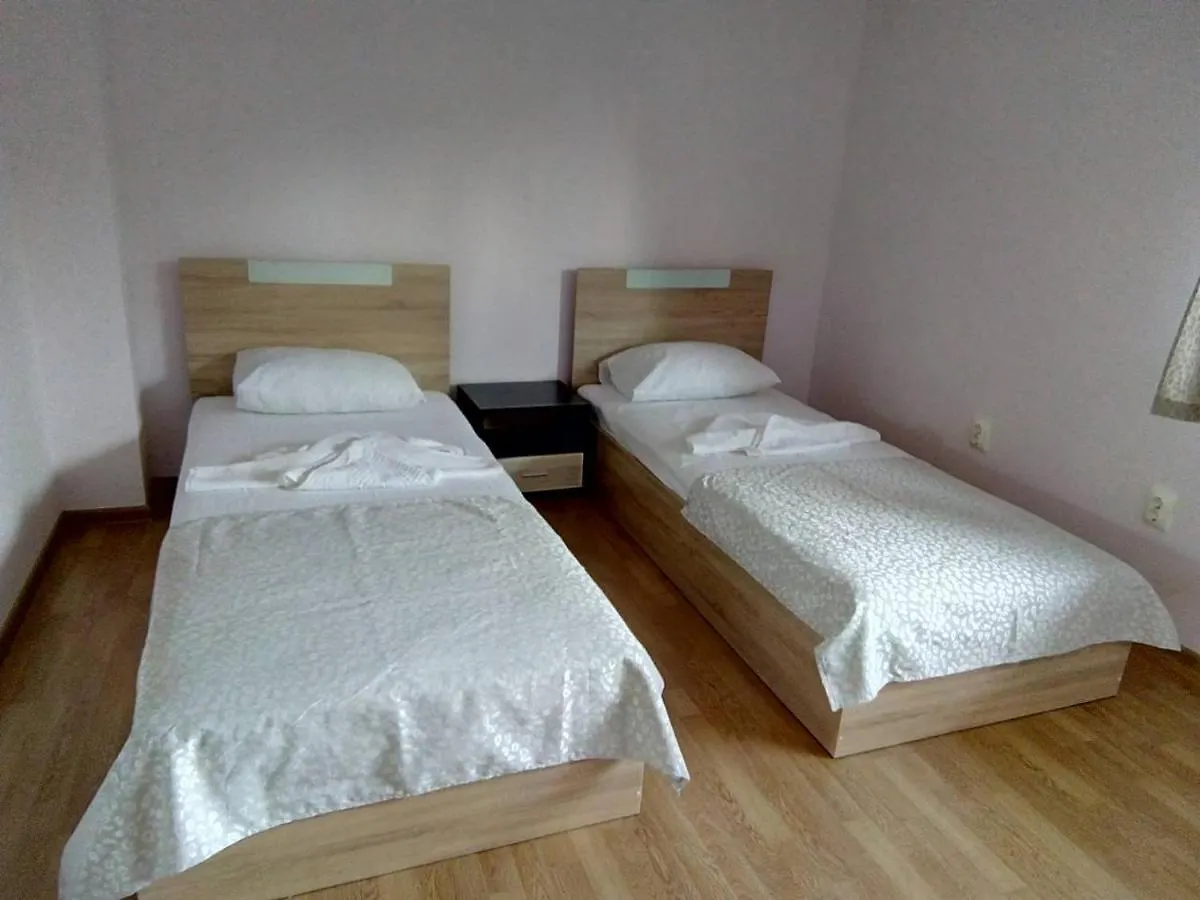 Alfa Guest House With Parking Βάρνα