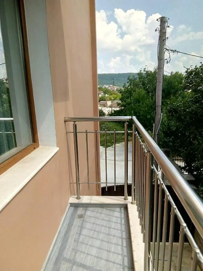 Alfa Guest House With Parking Βάρνα