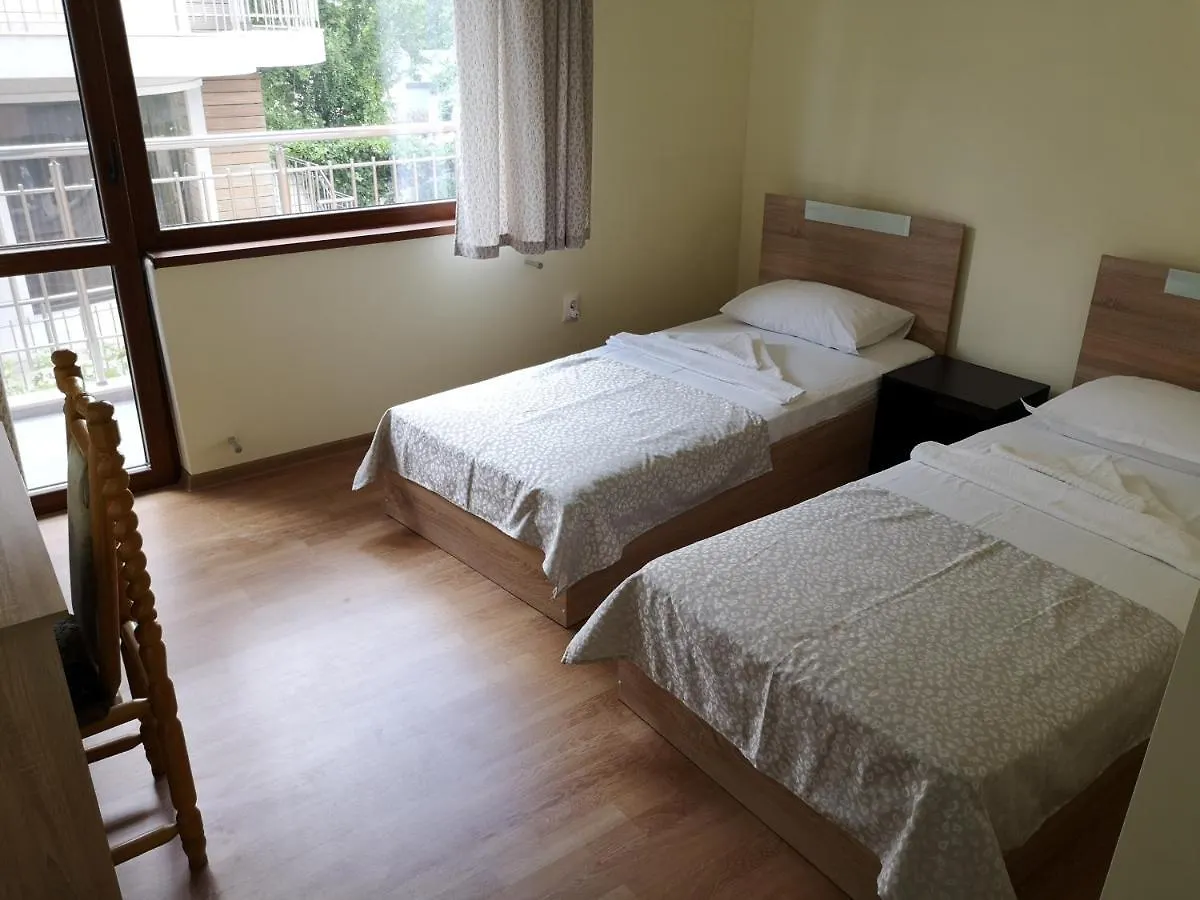 Alfa Guest House With Parking Βάρνα