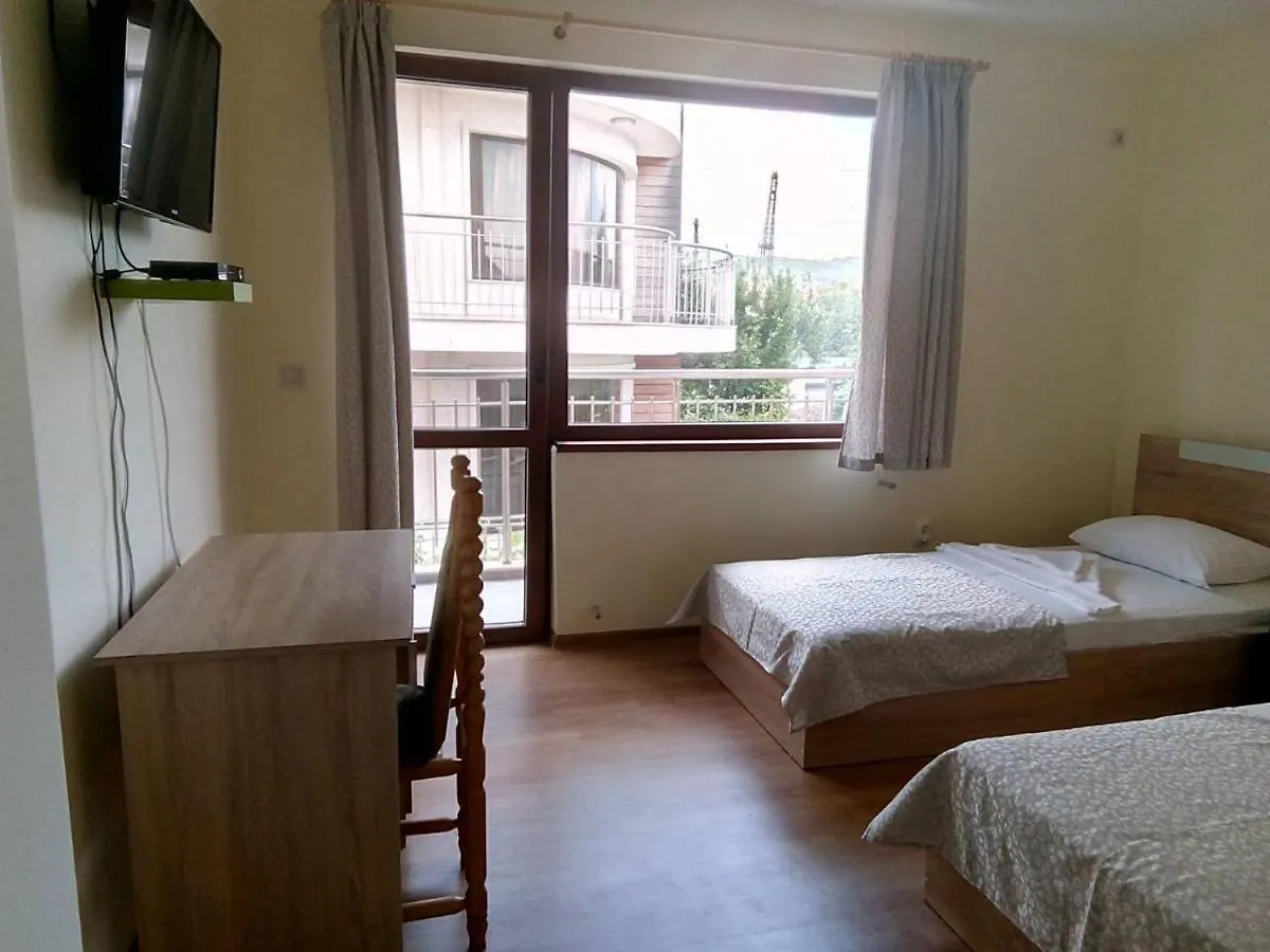 Alfa Guest House With Parking Βάρνα