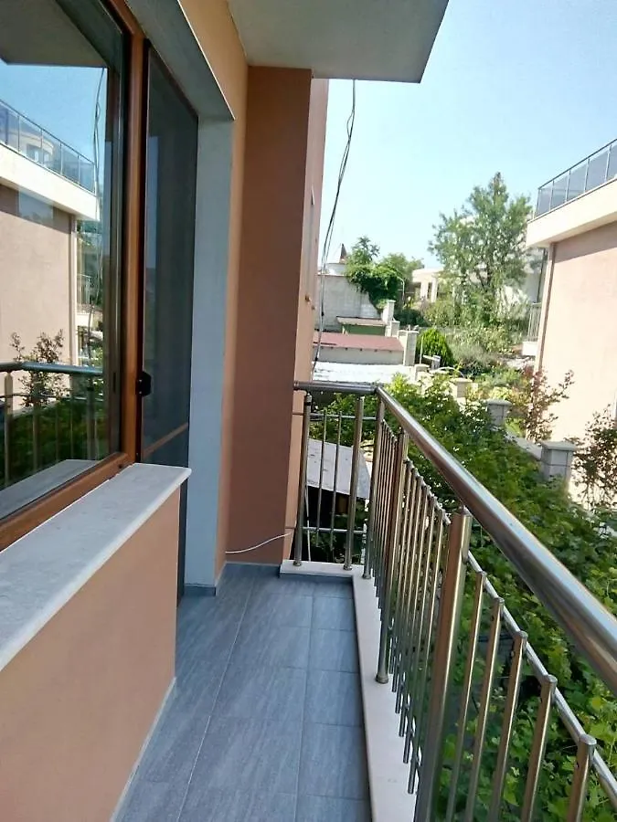 Alfa Guest House With Parking Βάρνα