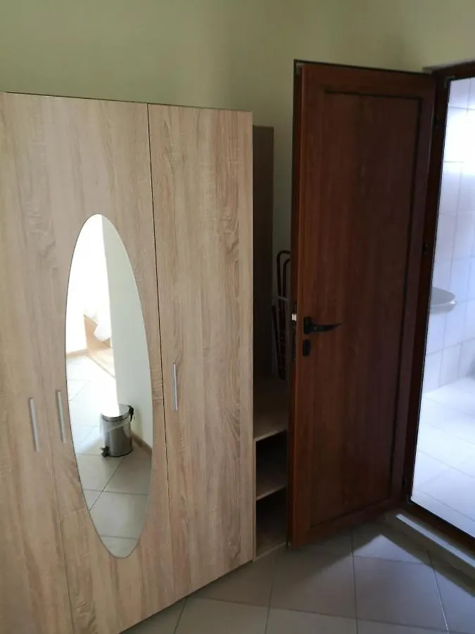 Alfa Guest House With Parking Βάρνα